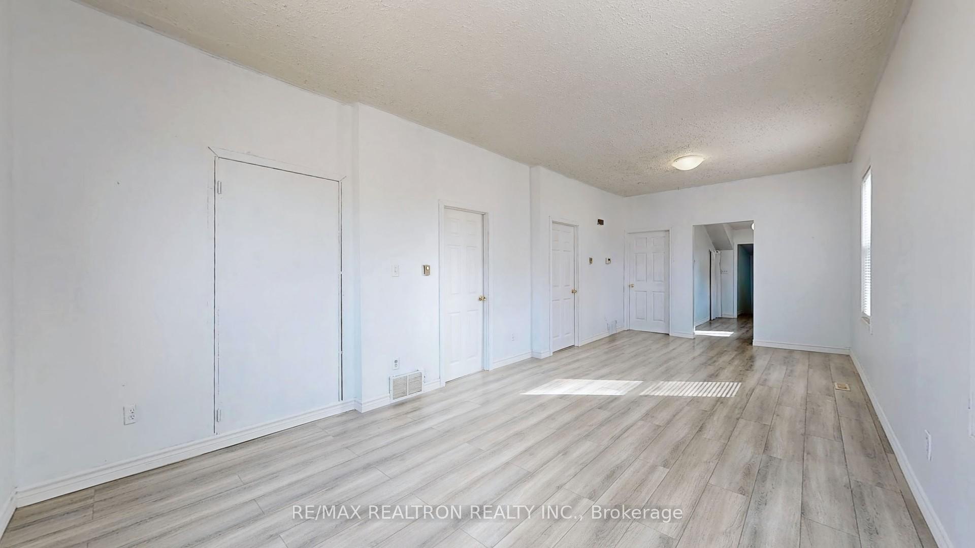 Photo 10 of 237 Nassau Street, Oshawa, Vanier — HOMEH