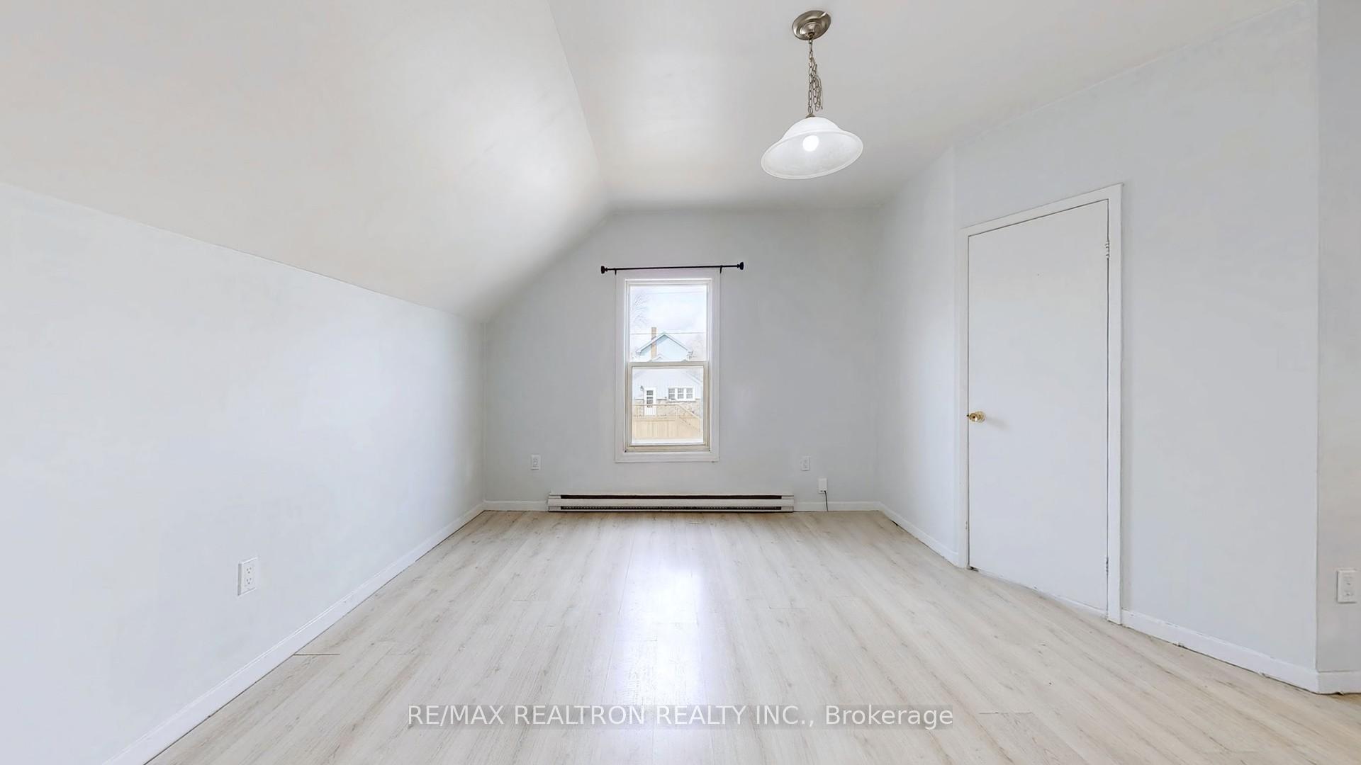 Photo 24 of 237 Nassau Street, Oshawa, Vanier — HOMEH