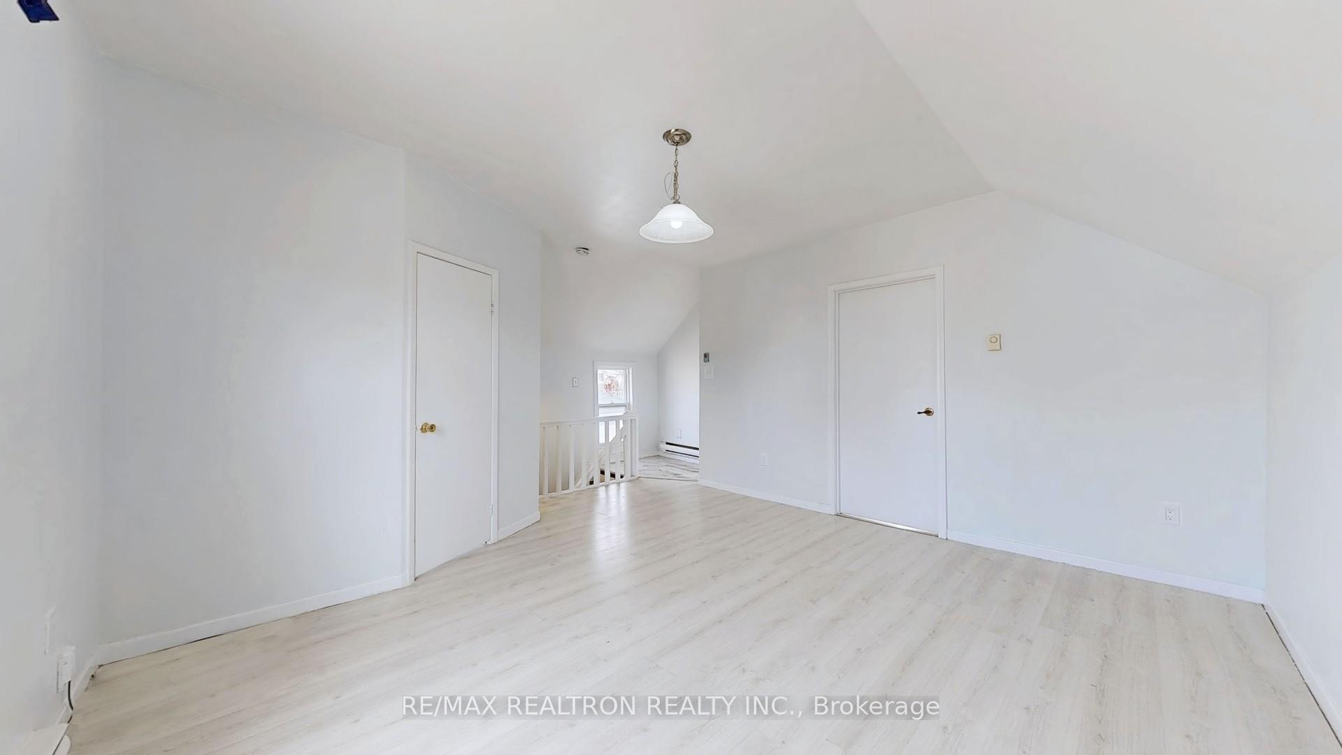 Photo 25 of 237 Nassau Street, Oshawa, Vanier — HOMEH