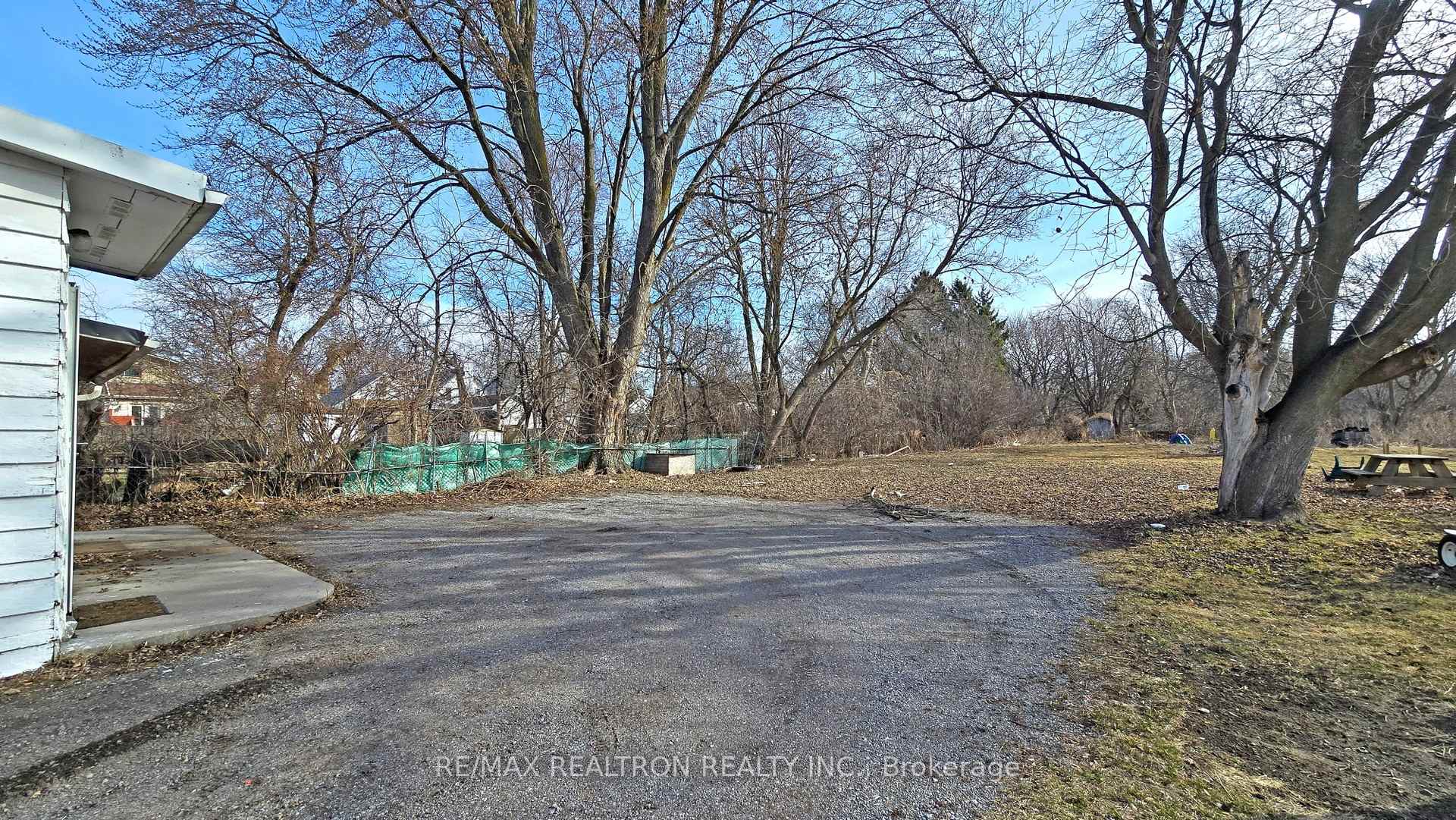 Photo 35 of 237 Nassau Street, Oshawa, Vanier — HOMEH