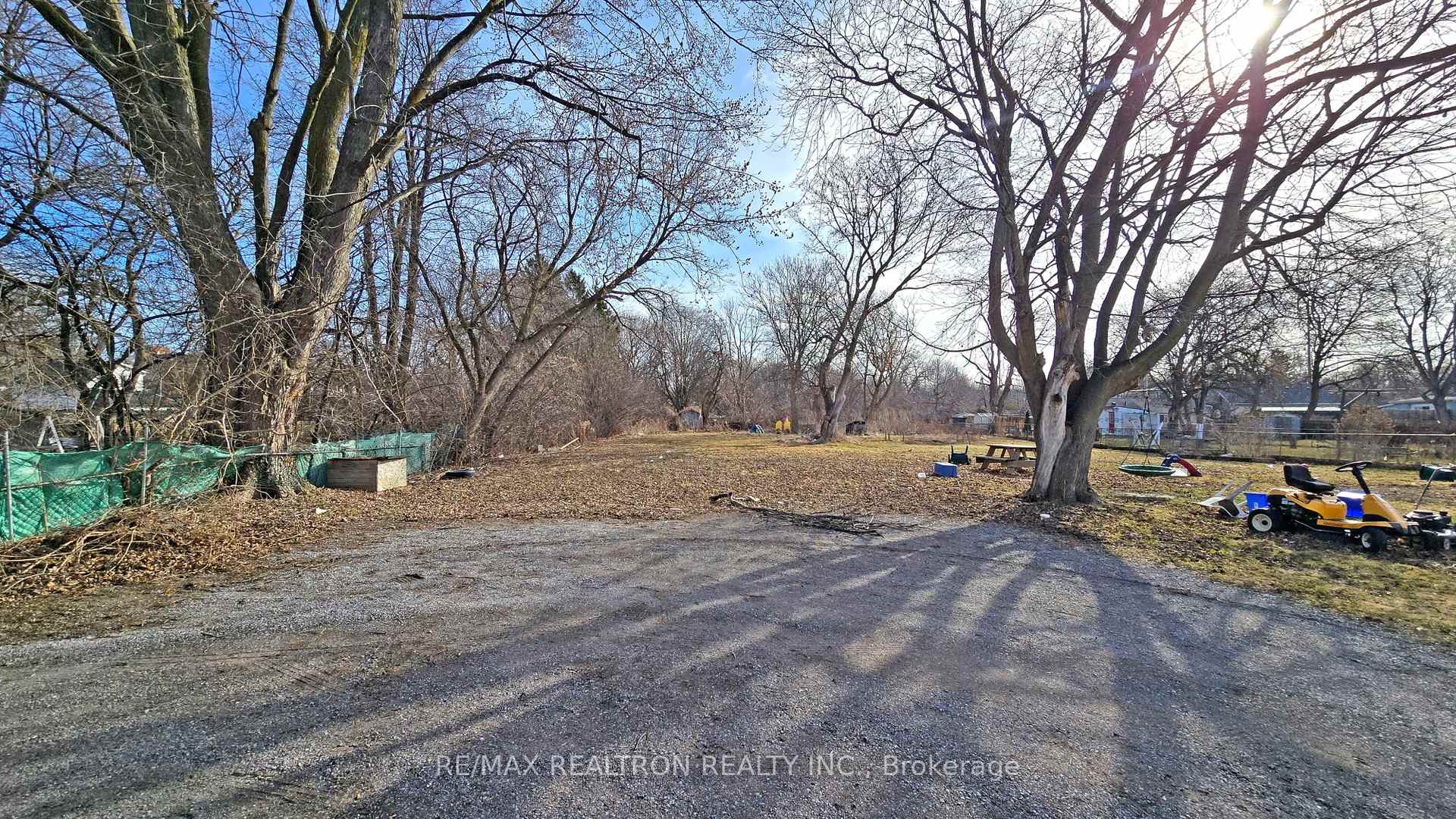 Photo 36 of 237 Nassau Street, Oshawa, Vanier — HOMEH