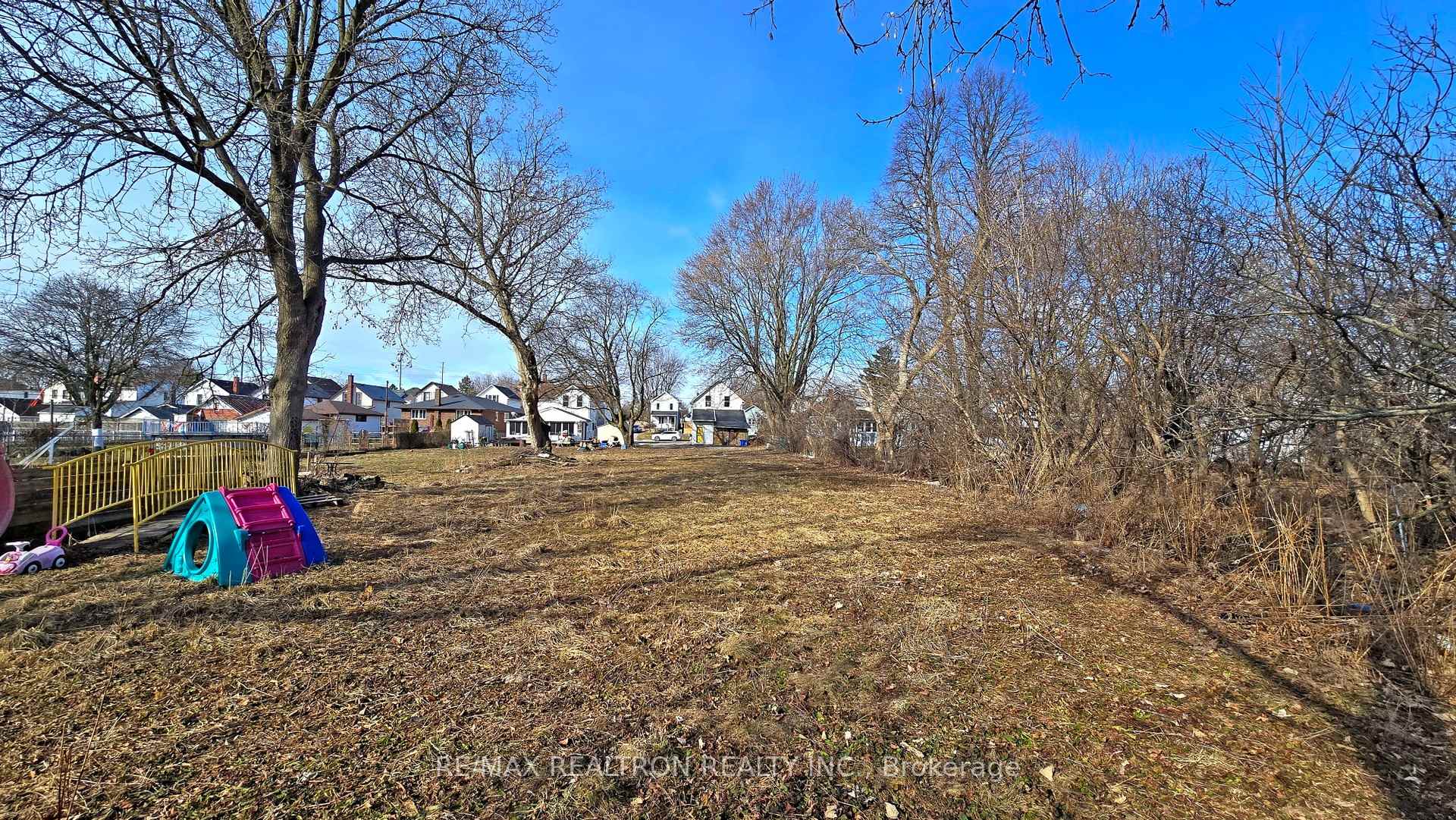 Photo 39 of 237 Nassau Street, Oshawa, Vanier — HOMEH