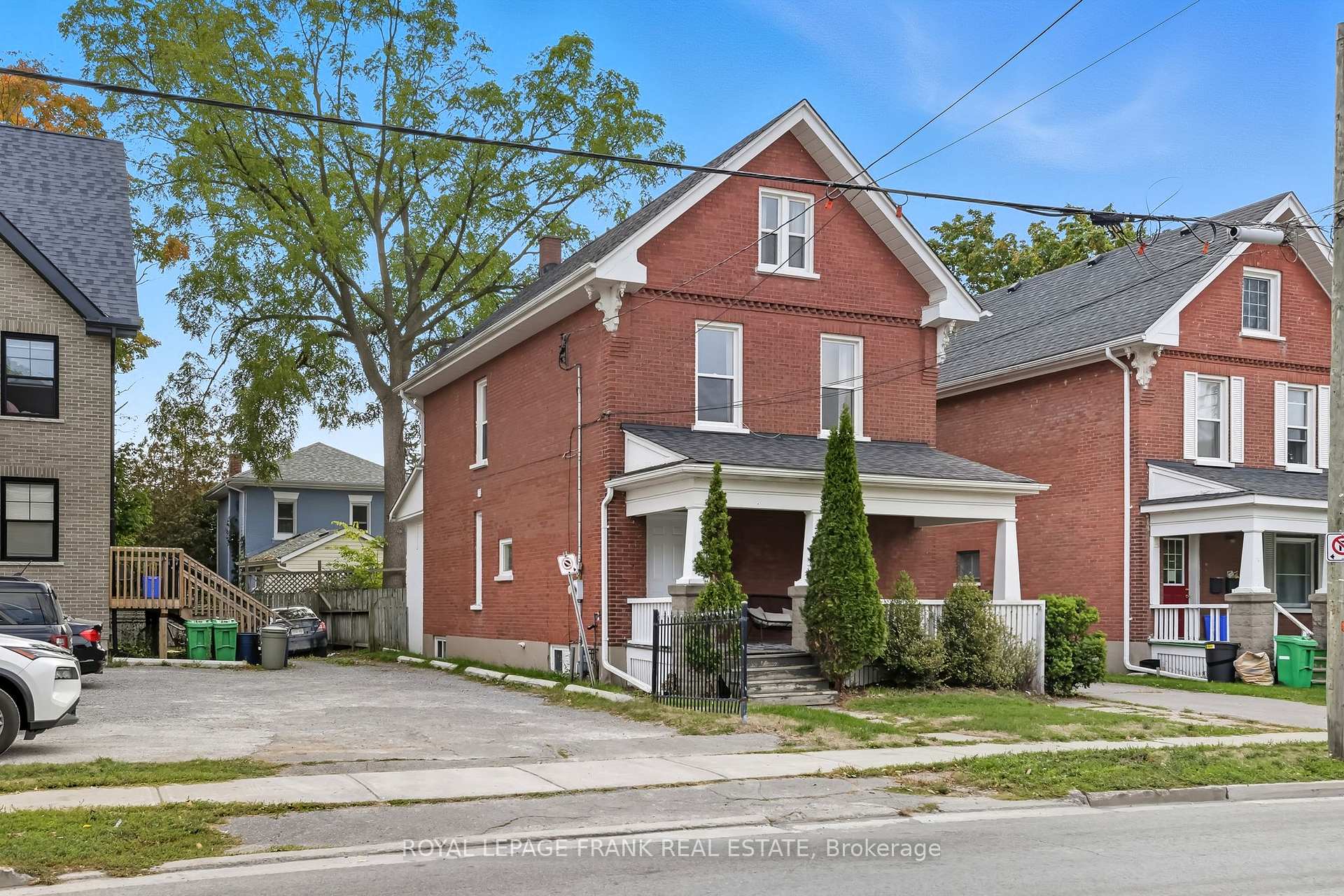 Photo 2 of 798 George Street N, Peterborough, Northcrest Ward 5 — HOMEH
