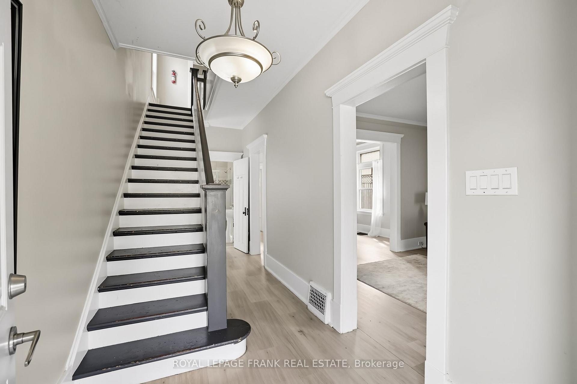 Photo 4 of 798 George Street N, Peterborough, Northcrest Ward 5 — HOMEH