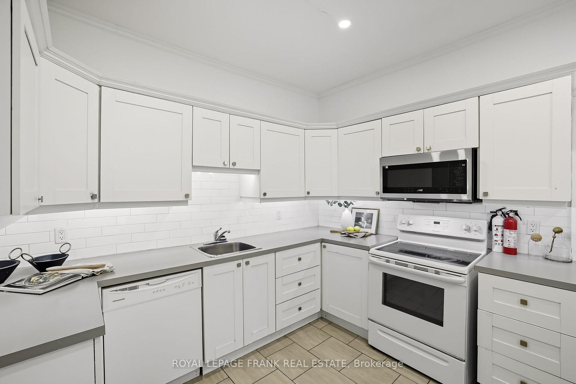 Photo 14 of 798 George Street N, Peterborough, Northcrest Ward 5 — HOMEH