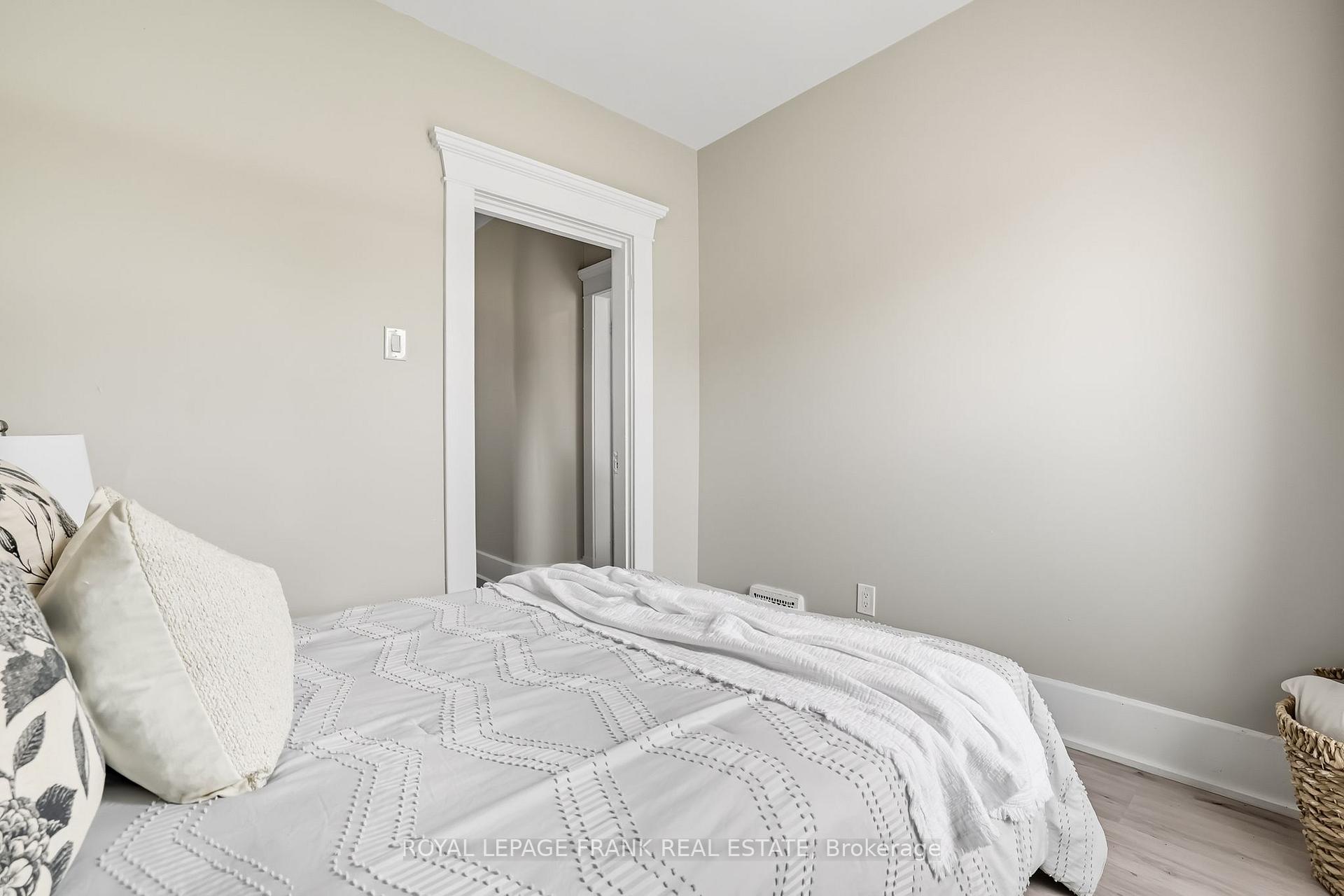 Photo 31 of 798 George Street N, Peterborough, Northcrest Ward 5 — HOMEH