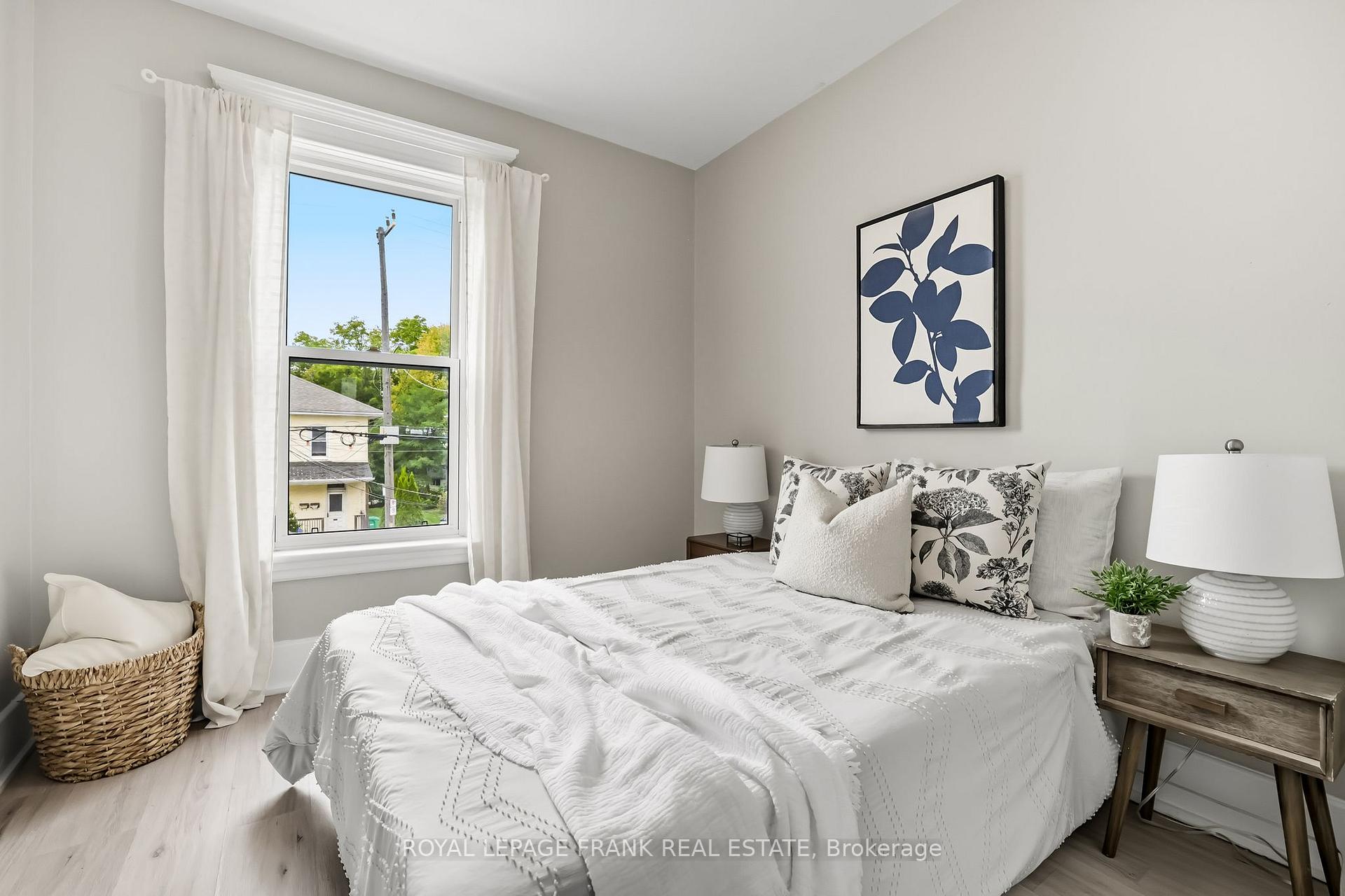 Photo 32 of 798 George Street N, Peterborough, Northcrest Ward 5 — HOMEH