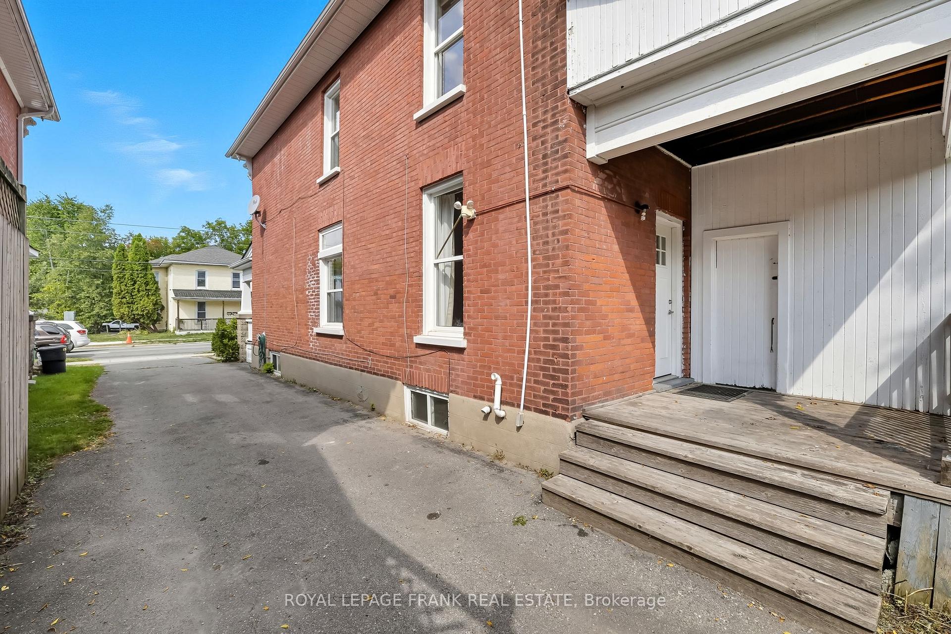 Photo 41 of 798 George Street N, Peterborough, Northcrest Ward 5 — HOMEH