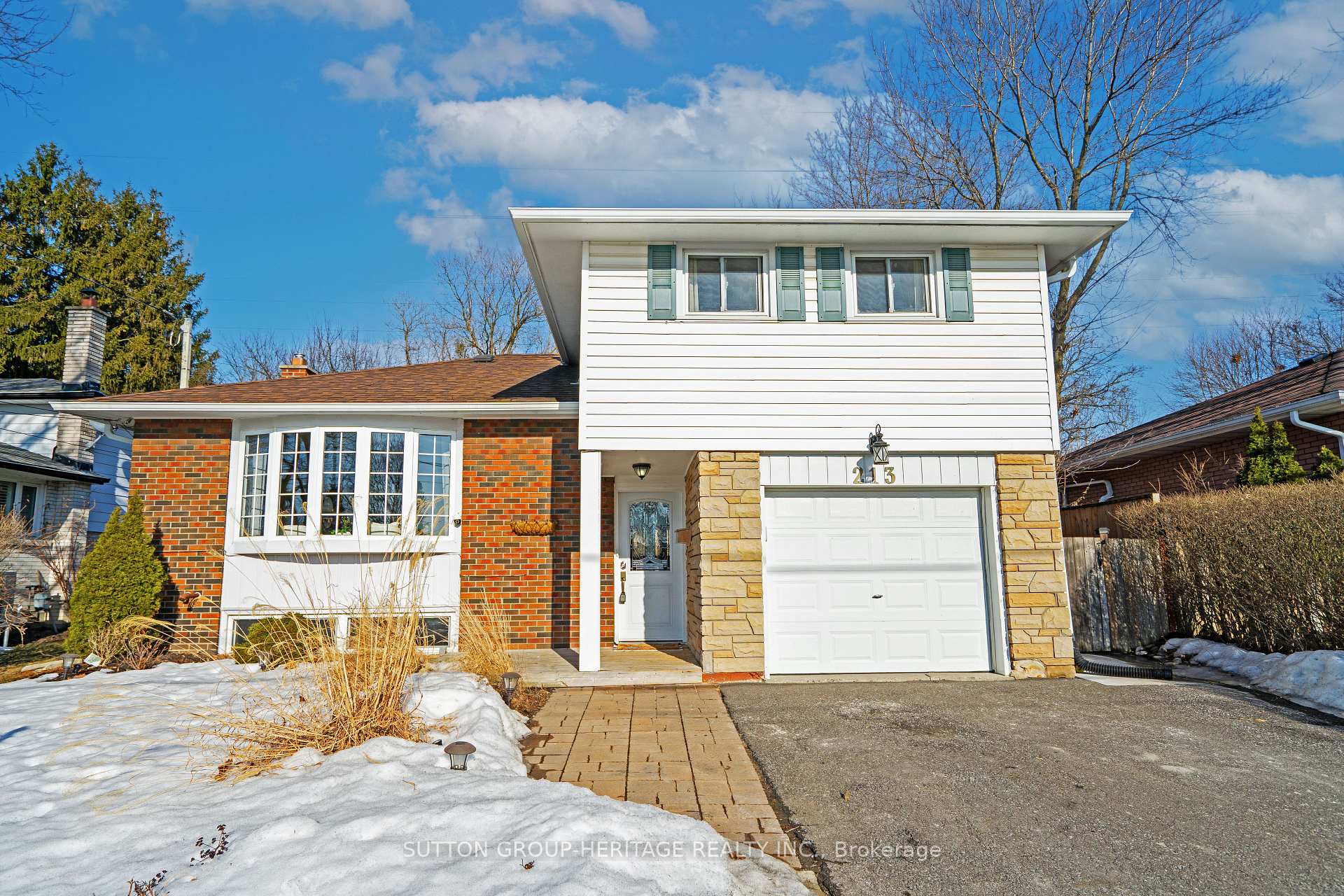 Photo 1 of 213 Bowman Avenue, Whitby, Blue Grass Meadows — HOMEH