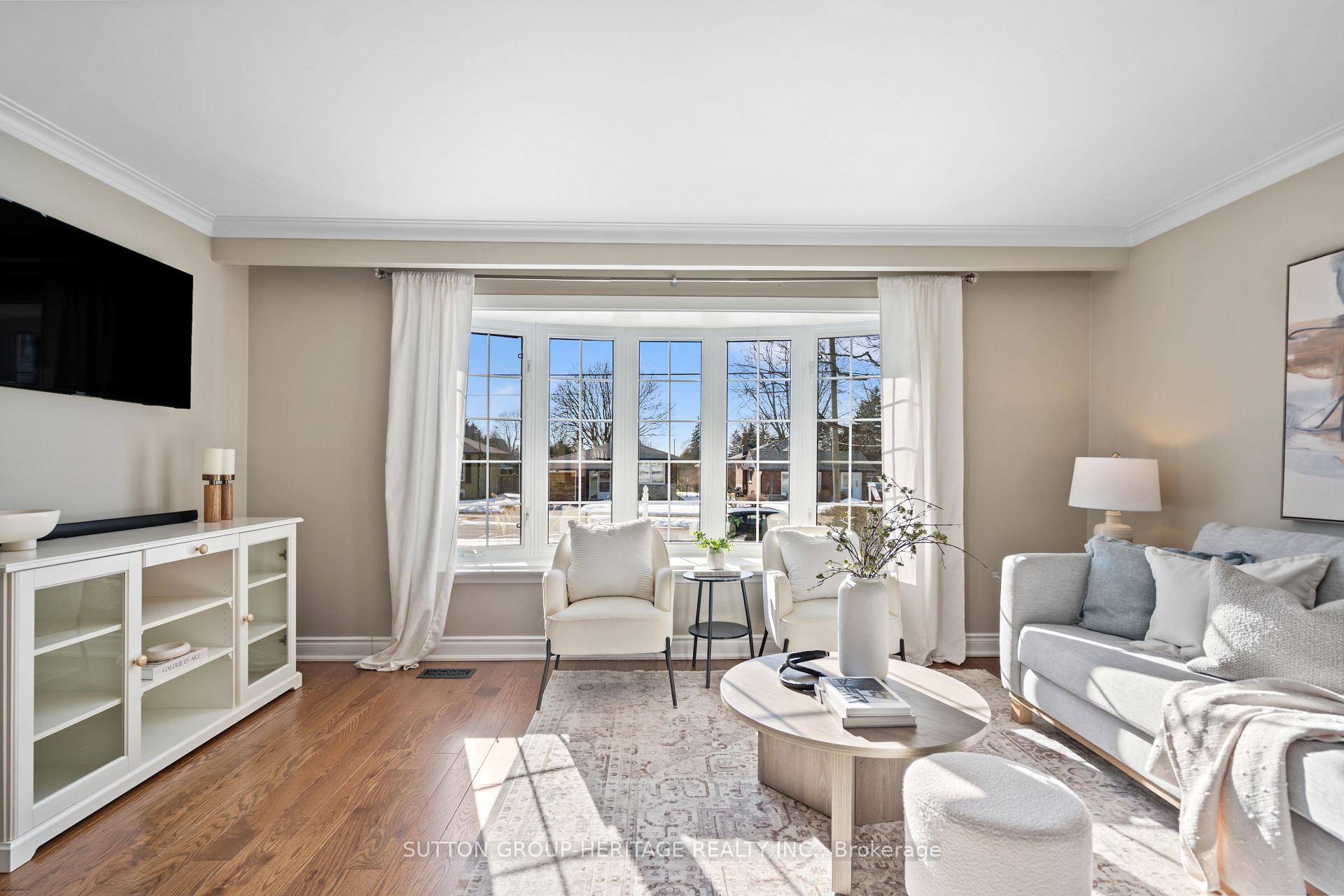 Photo 6 of 213 Bowman Avenue, Whitby, Blue Grass Meadows — HOMEH