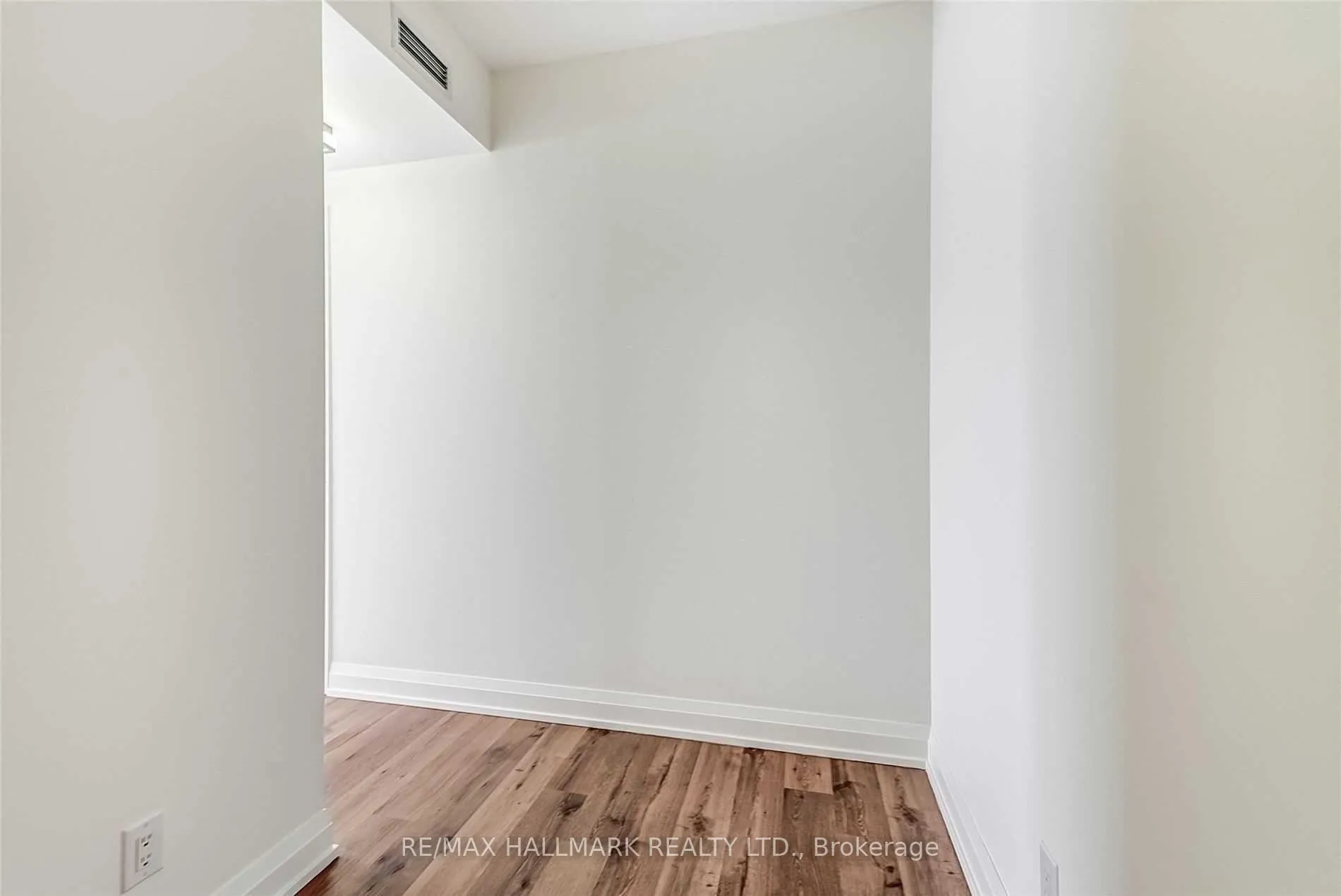 Photo 5 of Unit 2417, 5 Sheppard Avenue E, North York, Willowdale East — HOMEH