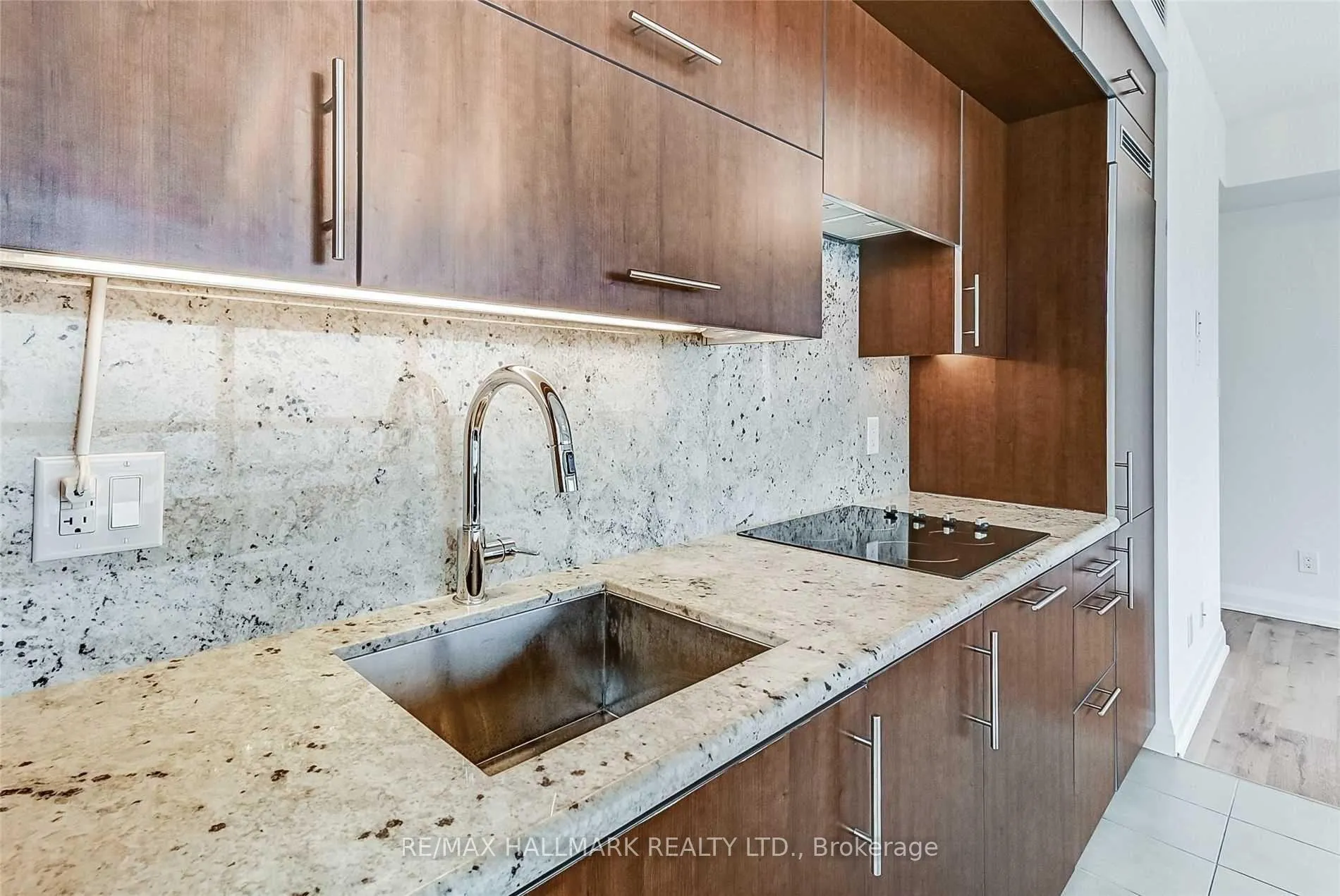 Photo 17 of Unit 2417, 5 Sheppard Avenue E, North York, Willowdale East — HOMEH