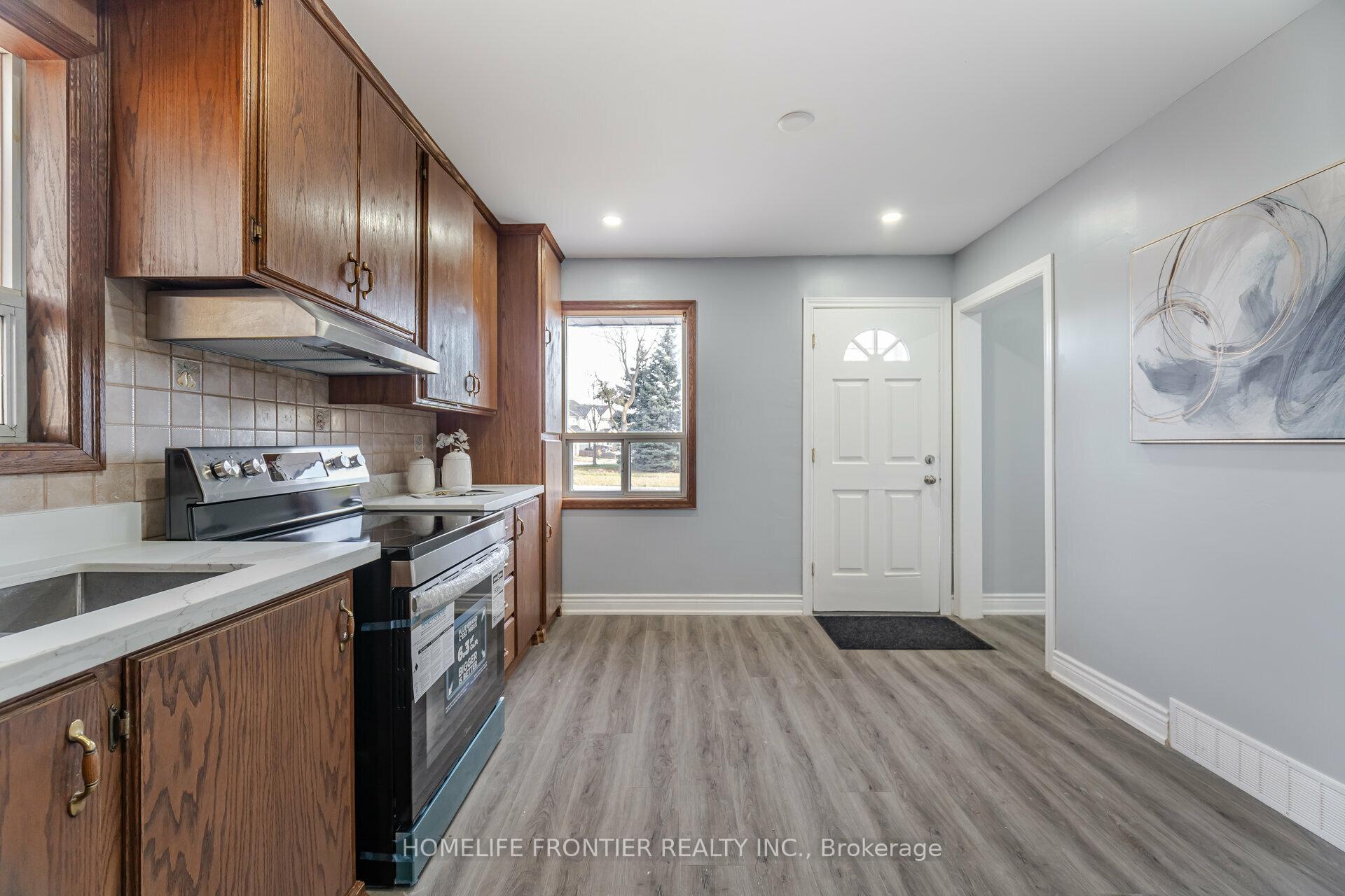 Photo 13 of 1204 Simcoe Street S, Oshawa, Lakeview — HOMEH
