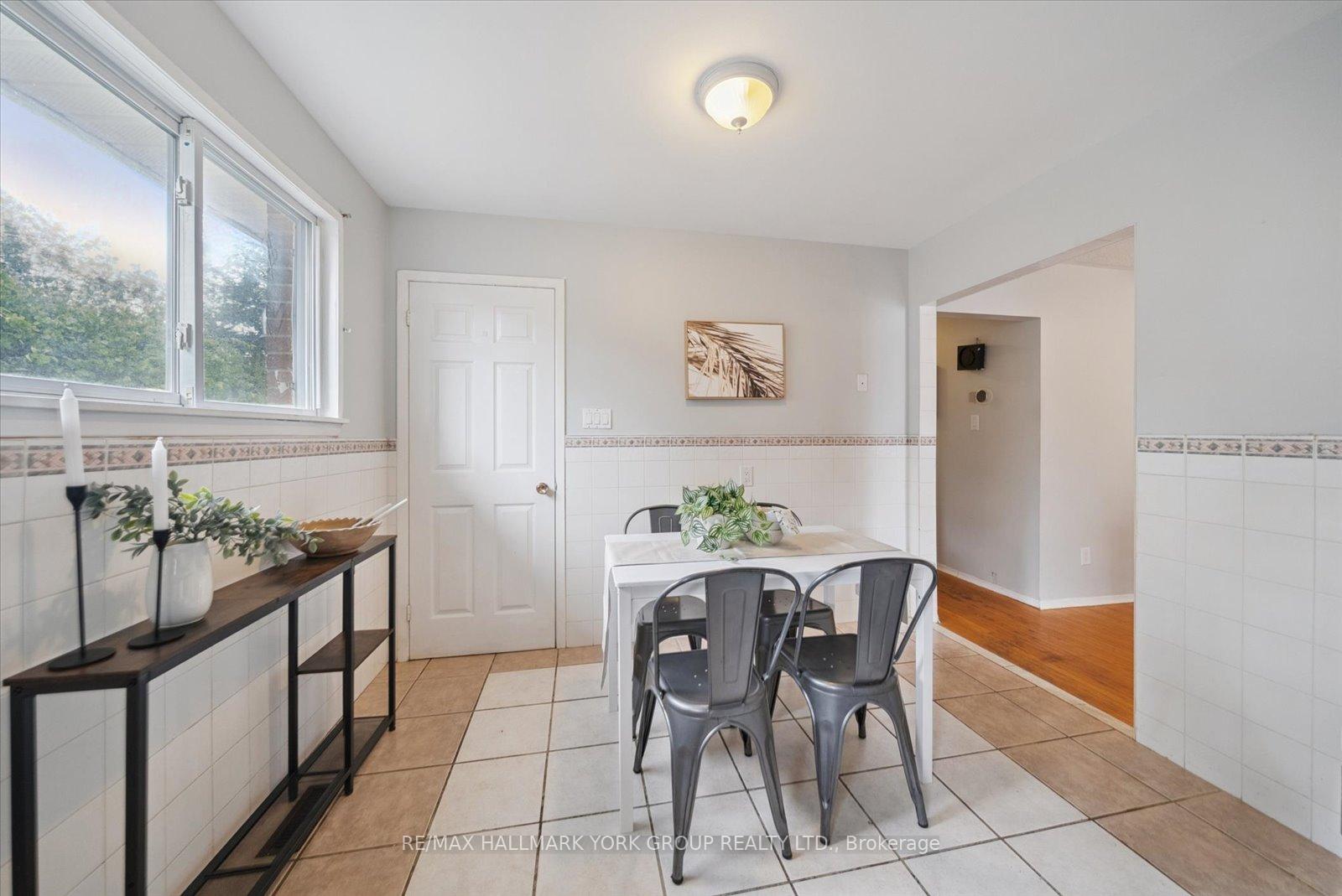 Photo 13 of 6 Glenecho Drive, Barrie, Grove East — HOMEH