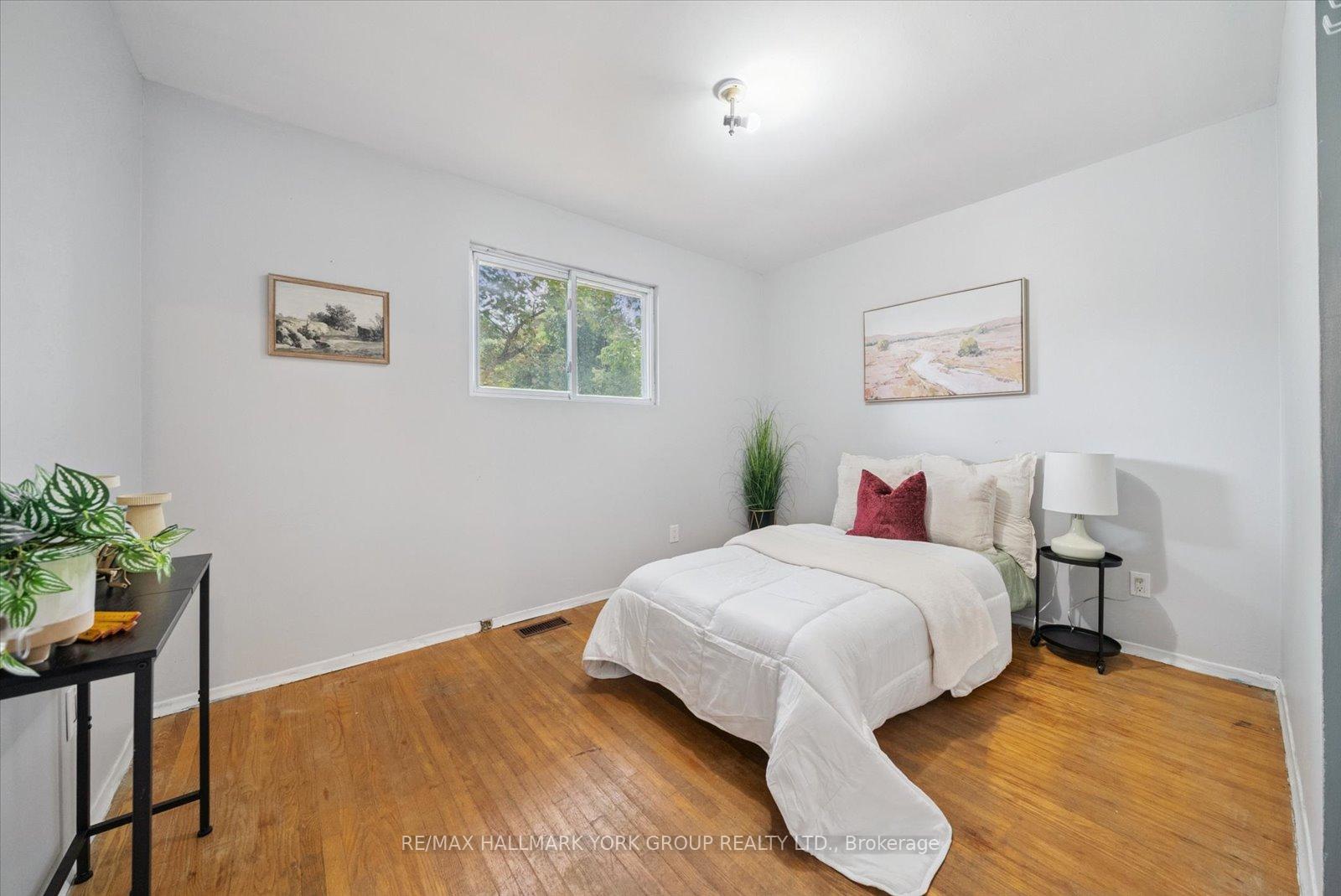 Photo 25 of 6 Glenecho Drive, Barrie, Grove East — HOMEH