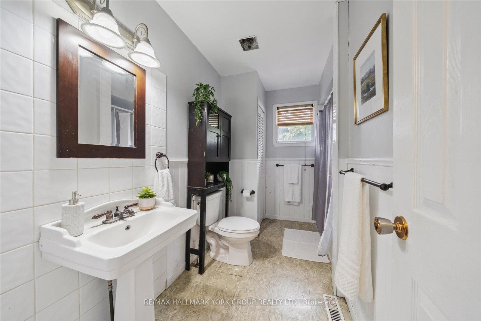 Photo 21 of 6 Glenecho Drive, Barrie, Grove East — HOMEH