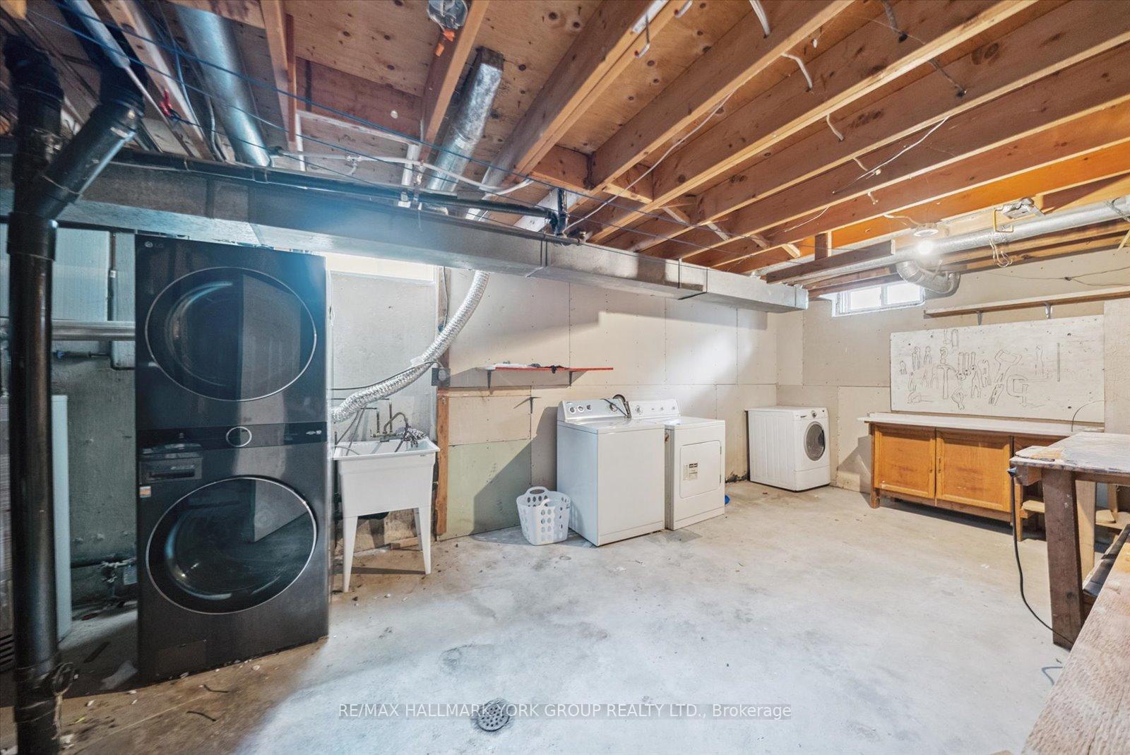 Photo 30 of 6 Glenecho Drive, Barrie, Grove East — HOMEH