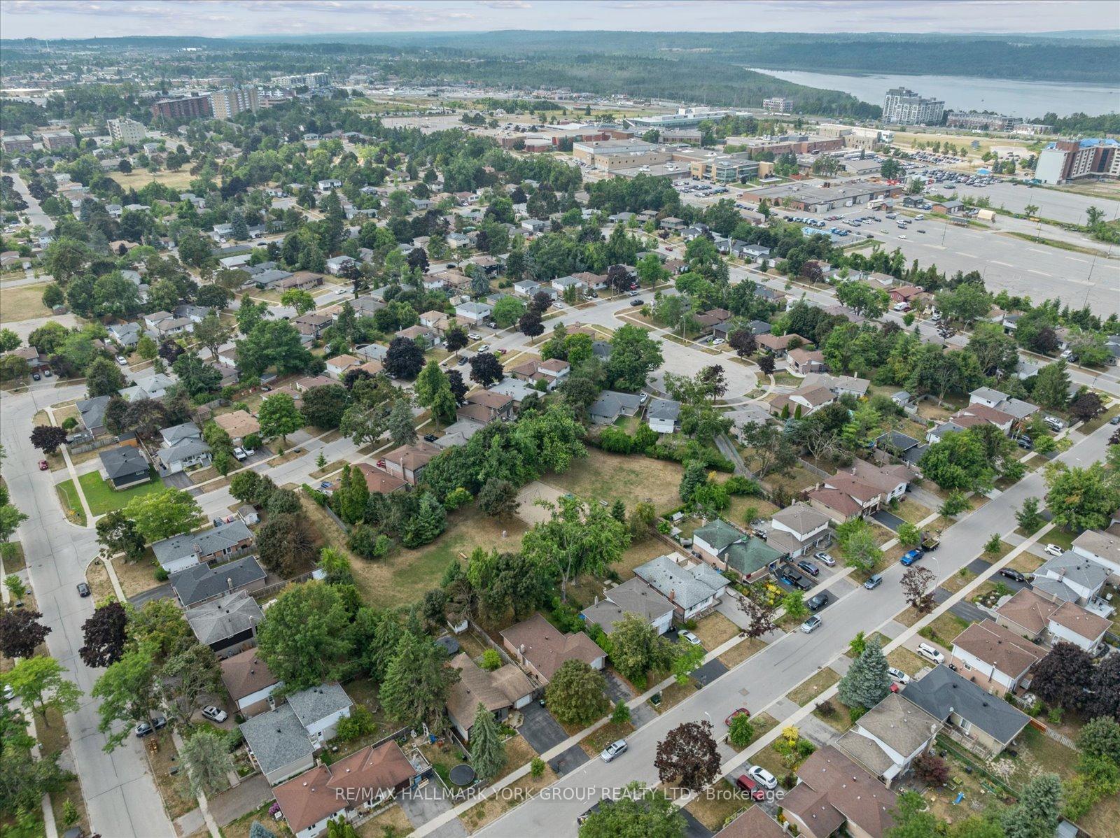 Photo 46 of 6 Glenecho Drive, Barrie, Grove East — HOMEH