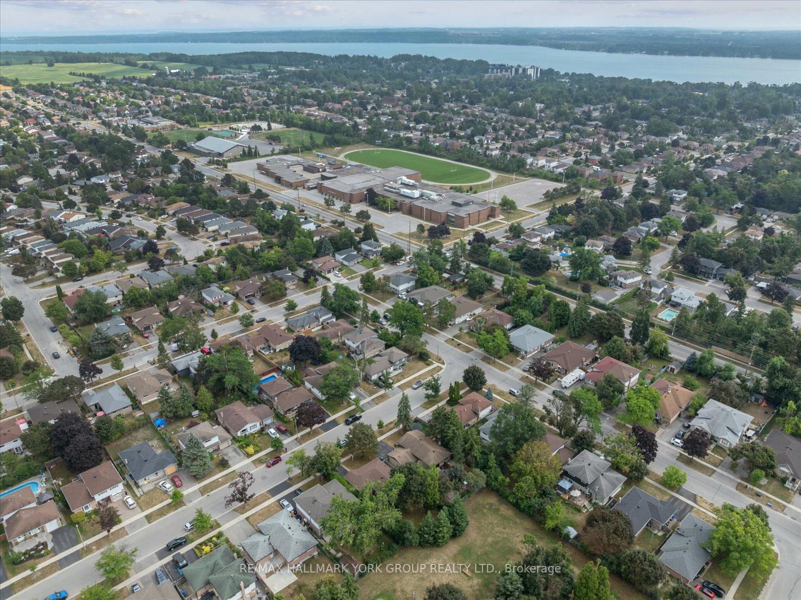 Photo 49 of 6 Glenecho Drive, Barrie, Grove East — HOMEH