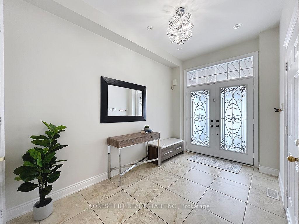 Photo 2 of 396 Apple Blossom Drive, Vaughan, Patterson — HOMEH