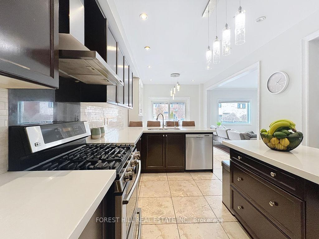 Photo 10 of 396 Apple Blossom Drive, Vaughan, Patterson — HOMEH