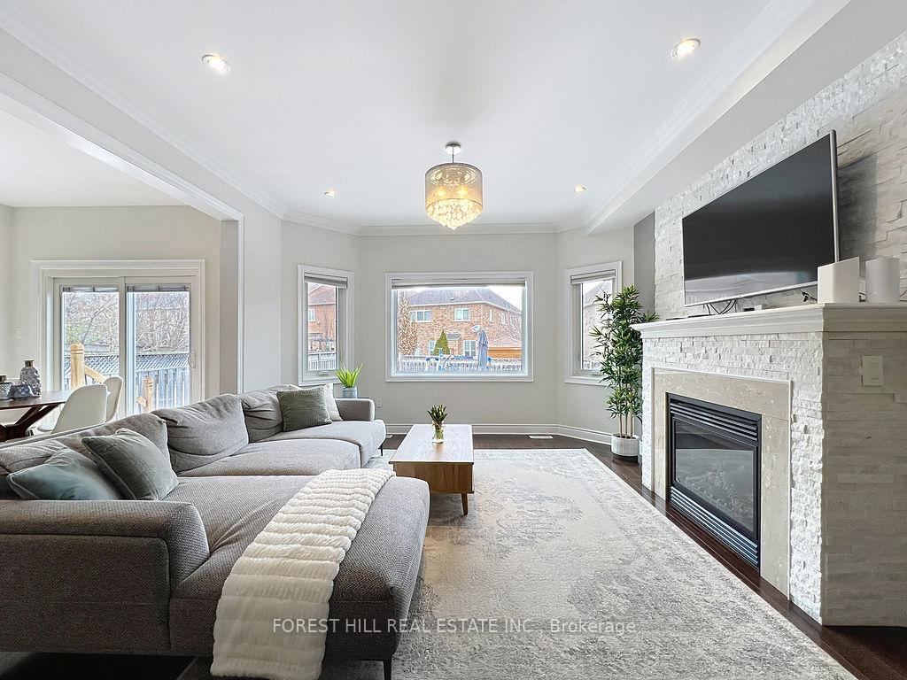 Photo 13 of 396 Apple Blossom Drive, Vaughan, Patterson — HOMEH