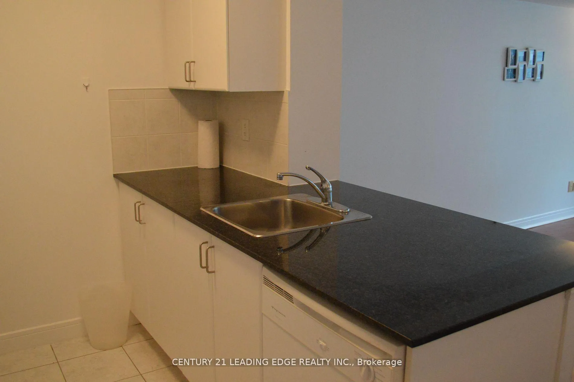 Photo 9 of Unit 2210, 35 Bales Avenue, North York, Willowdale East — HOMEH