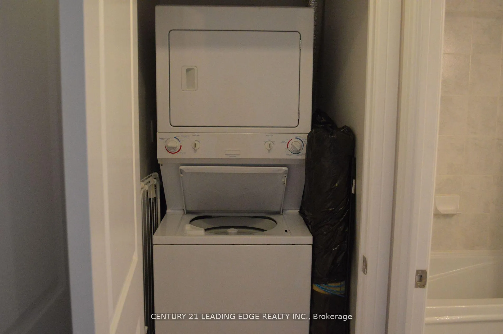 Photo 16 of Unit 2210, 35 Bales Avenue, North York, Willowdale East — HOMEH