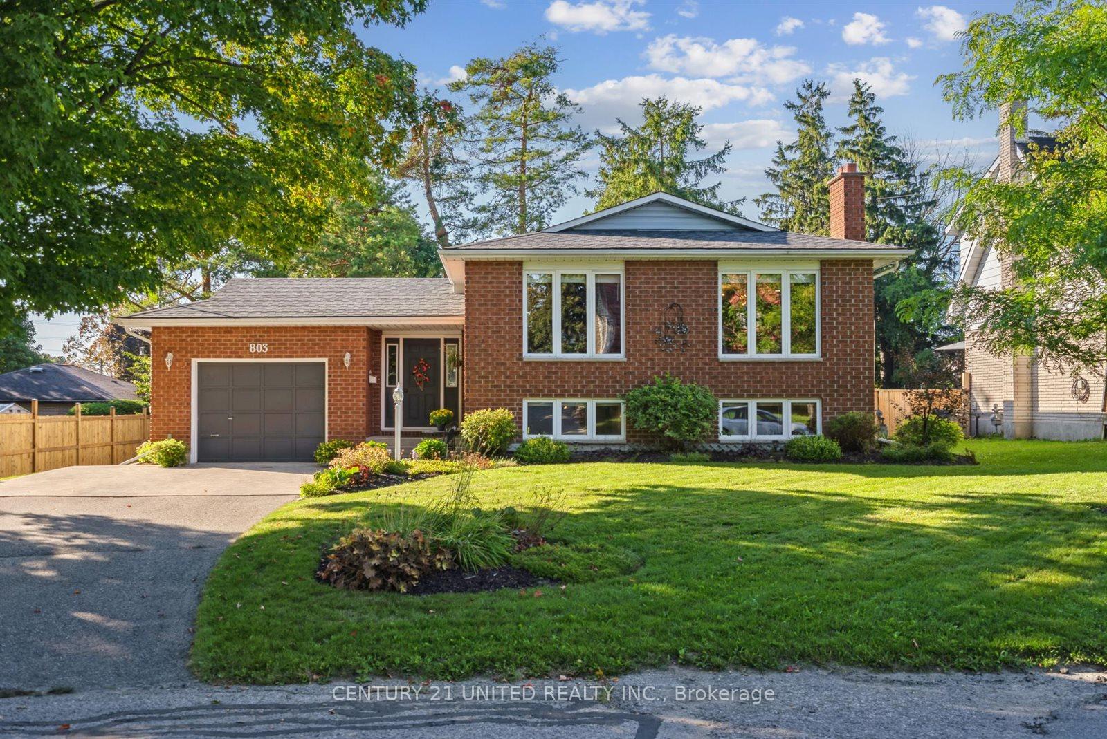 Photo 3 of 803 Crowley Crescent, Peterborough, Monaghan Ward 2 — HOMEH