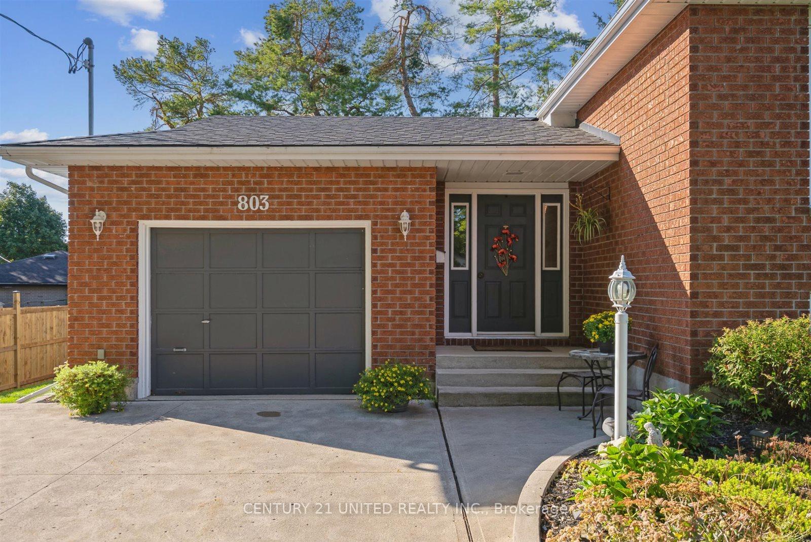 Photo 6 of 803 Crowley Crescent, Peterborough, Monaghan Ward 2 — HOMEH