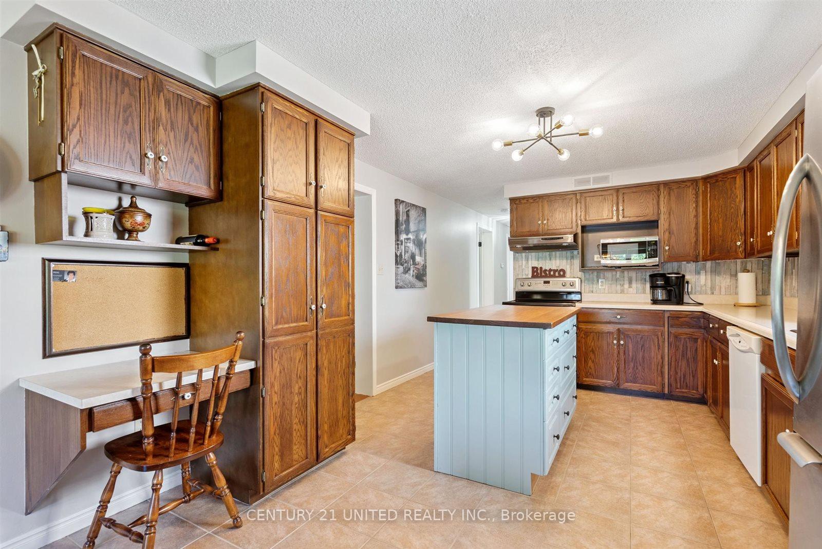 Photo 13 of 803 Crowley Crescent, Peterborough, Monaghan Ward 2 — HOMEH