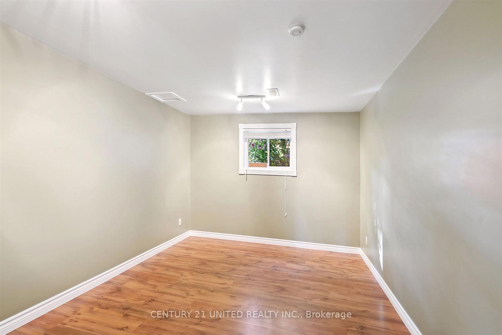 Photo 33 of 803 Crowley Crescent, Peterborough, Monaghan Ward 2 — HOMEH