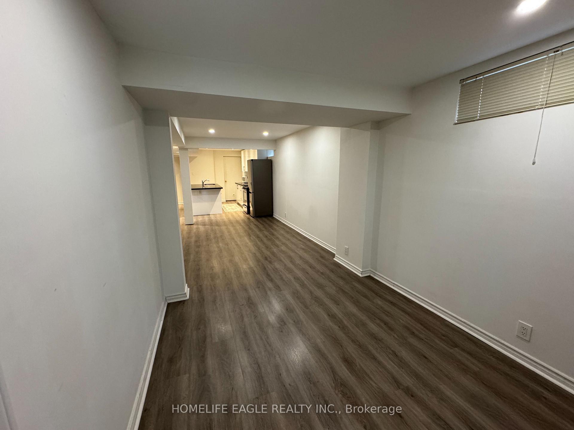 Photo 4 of 121 Primeau Drive, Aurora, Aurora Grove — HOMEH