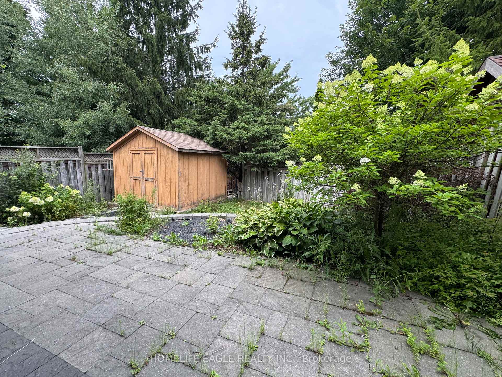 Photo 9 of 121 Primeau Drive, Aurora, Aurora Grove — HOMEH