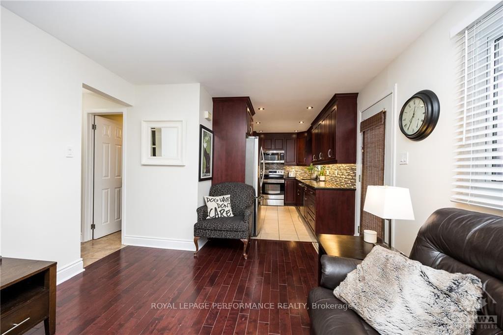 Photo 9 of 1521 Prestwick Street, Ottawa, Bilberry Creek/Queenswood Heights — HOMEH