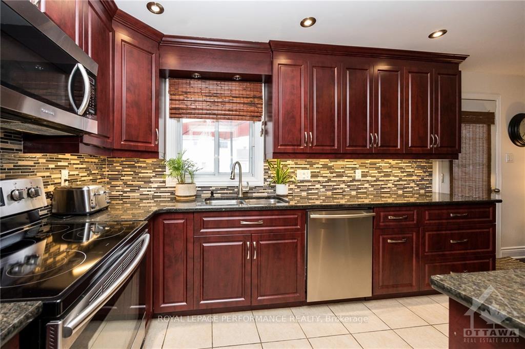 Photo 12 of 1521 Prestwick Street, Ottawa, Bilberry Creek/Queenswood Heights — HOMEH