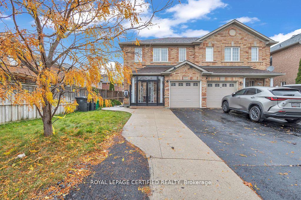 Photo 5 of 21 Dunure Crescent, Brampton, Fletcher's Meadow — HOMEH
