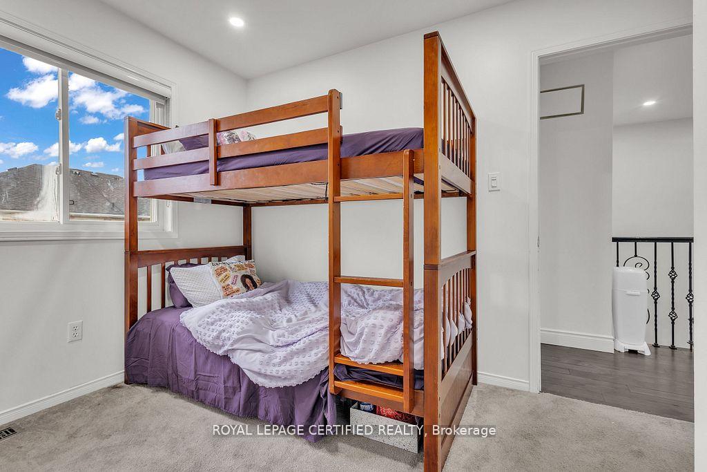 Photo 22 of 21 Dunure Crescent, Brampton, Fletcher's Meadow — HOMEH