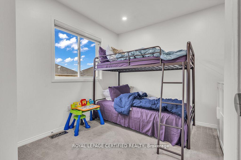Photo 23 of 21 Dunure Crescent, Brampton, Fletcher's Meadow — HOMEH
