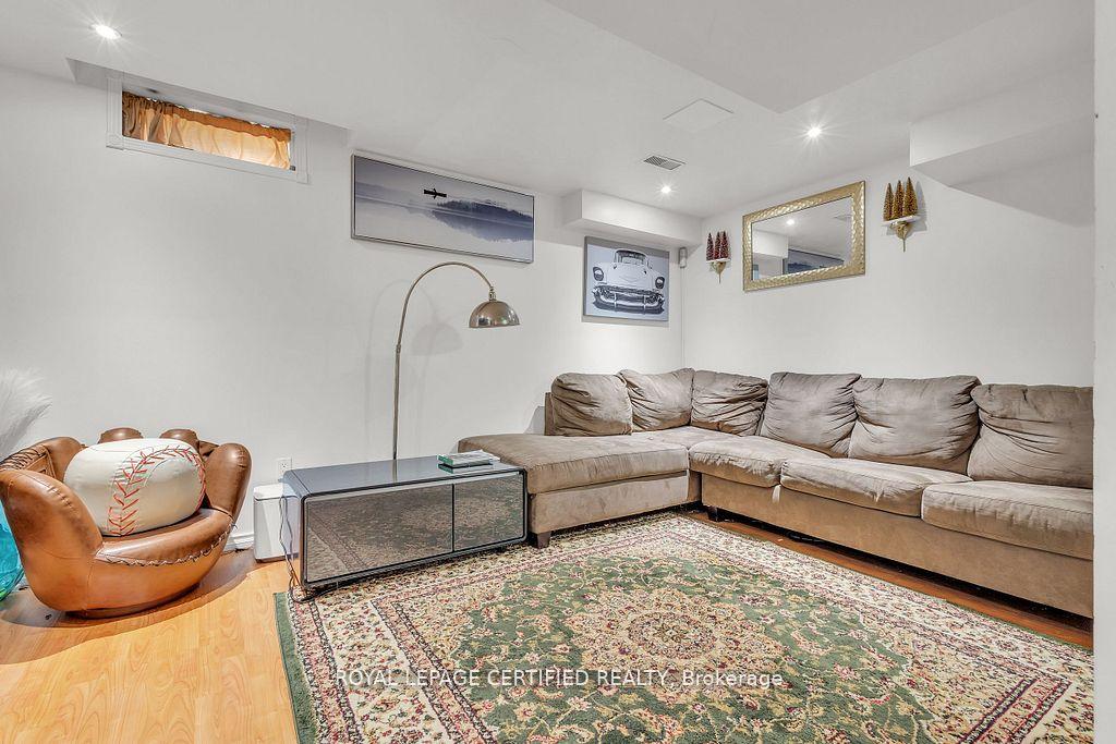 Photo 29 of 21 Dunure Crescent, Brampton, Fletcher's Meadow — HOMEH