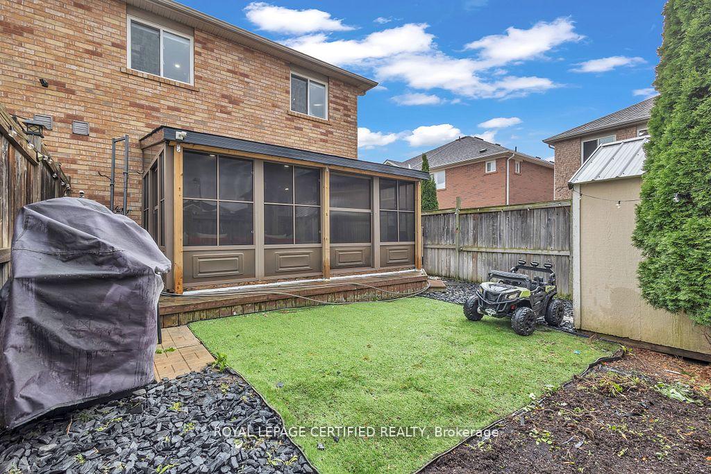Photo 26 of 21 Dunure Crescent, Brampton, Fletcher's Meadow — HOMEH