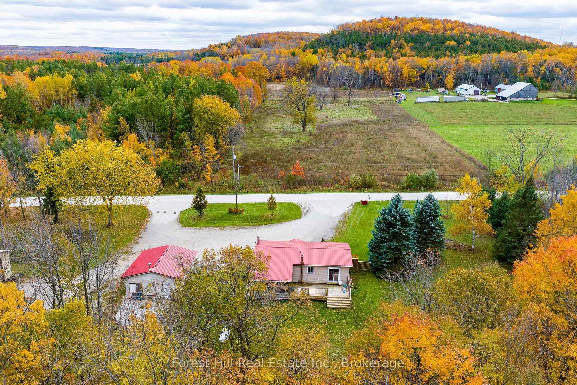 Photo 2 of 587317 9th Side Road, Blue Mountains — HOMEH