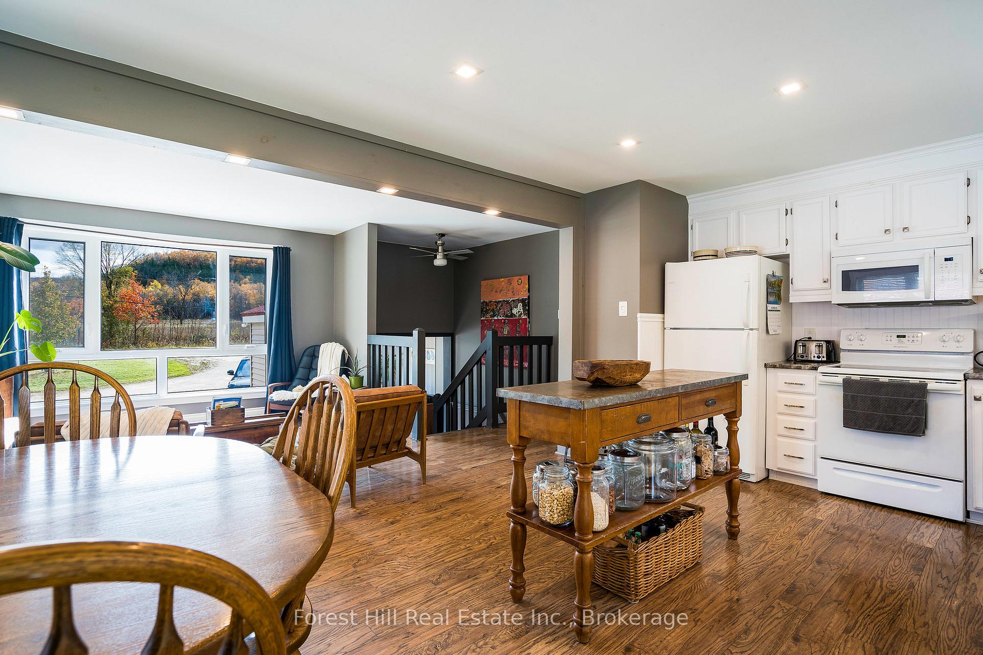 Photo 16 of 587317 9th Side Road, Blue Mountains — HOMEH