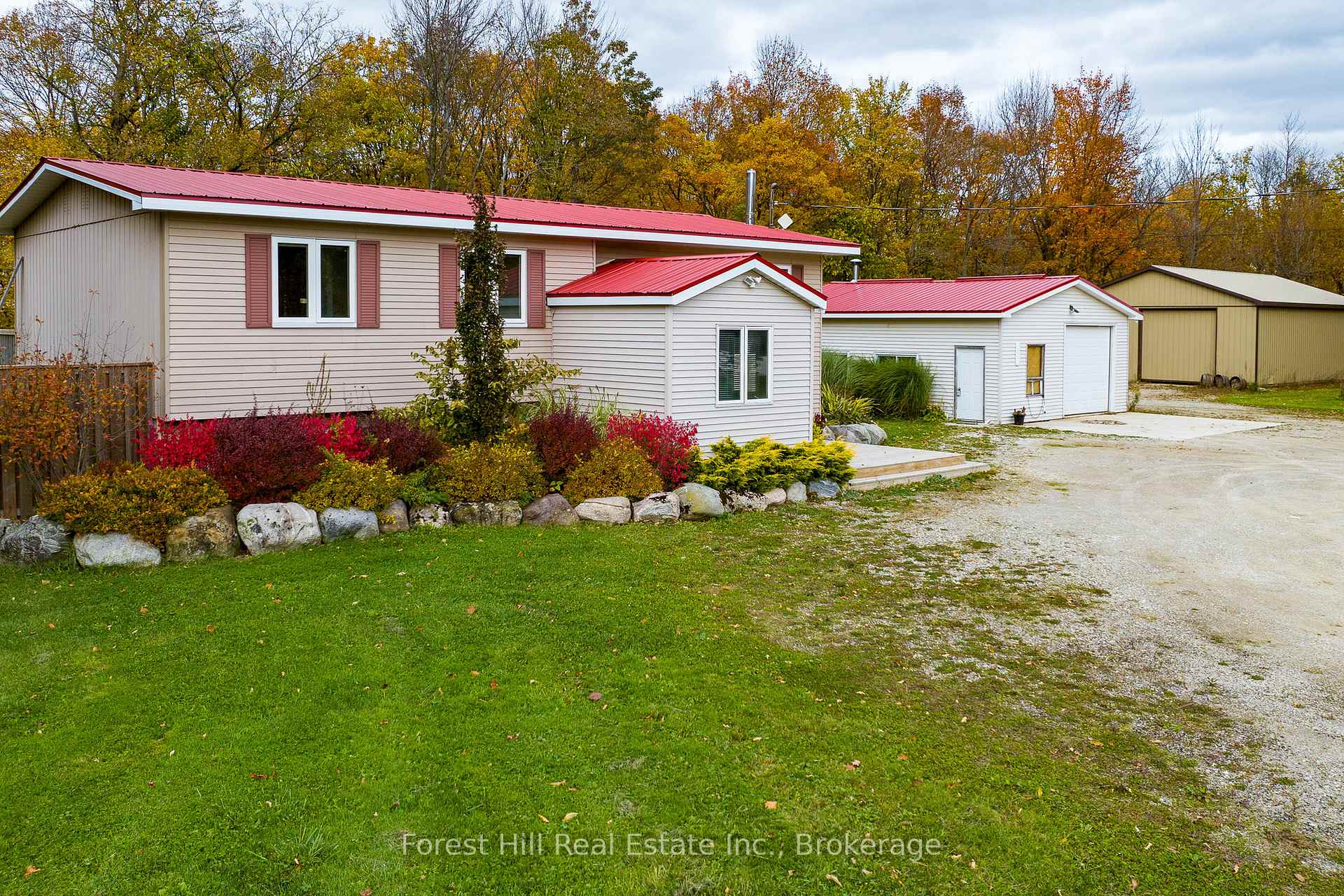 Photo 24 of 587317 9th Side Road, Blue Mountains — HOMEH