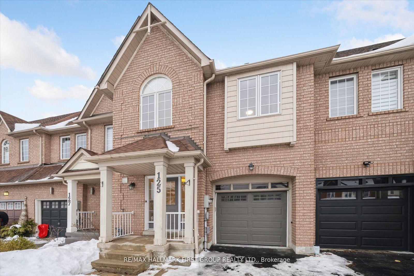 Photo 4 of 125 Stokely Crescent, Whitby, Downtown Whitby — HOMEH