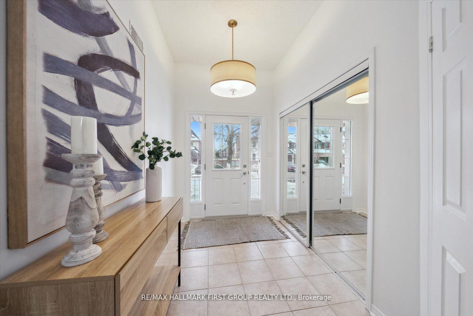 Photo 5 of 125 Stokely Crescent, Whitby, Downtown Whitby — HOMEH