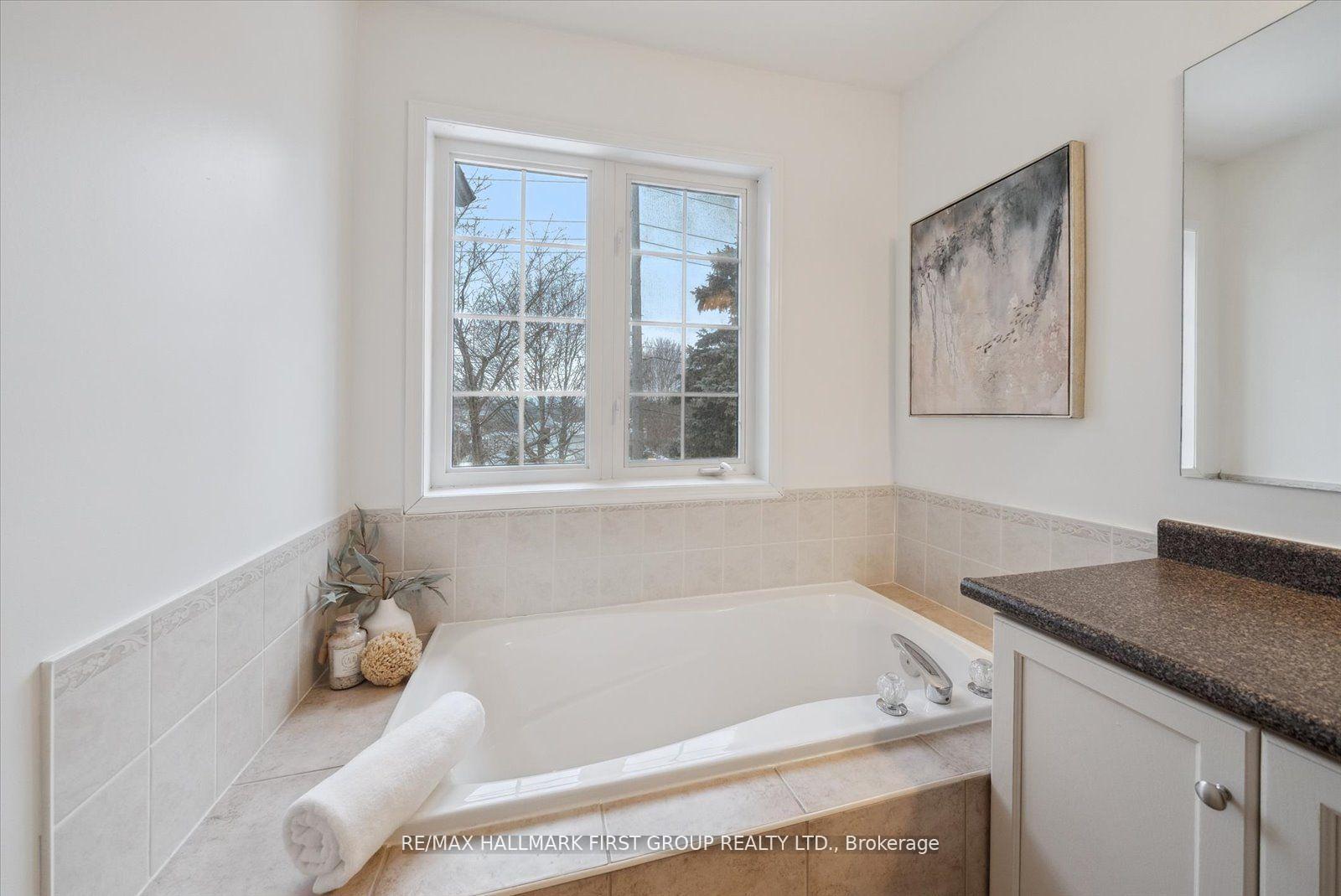Photo 27 of 125 Stokely Crescent, Whitby, Downtown Whitby — HOMEH