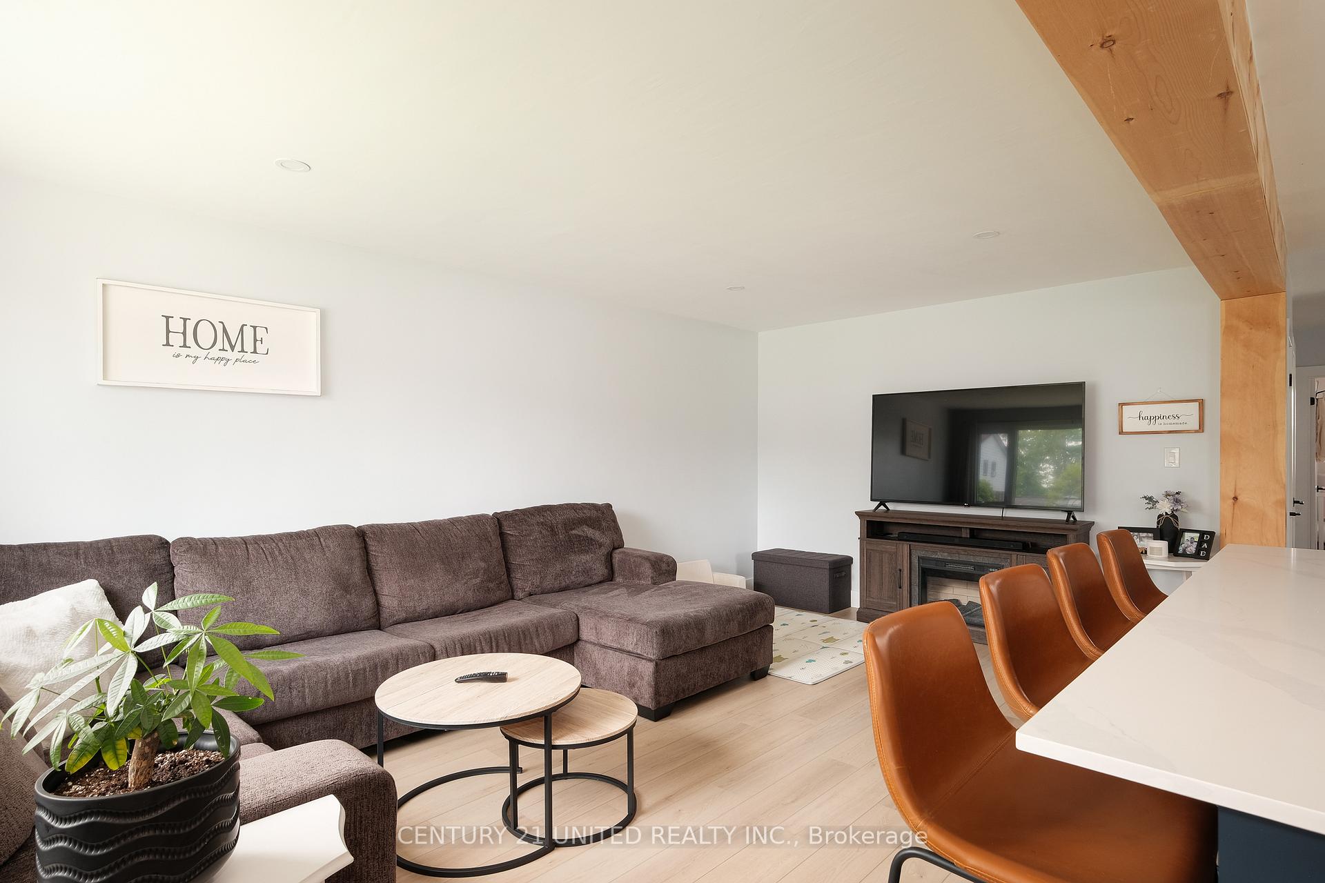 Photo 6 of 644 Crawford Drive, Peterborough, Otonabee Ward 1 — HOMEH