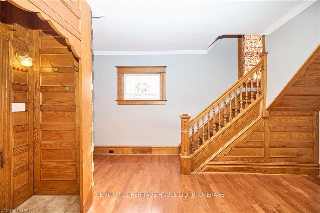 Photo 4 of 83 Maple Avenue, Welland, Broadway — HOMEH