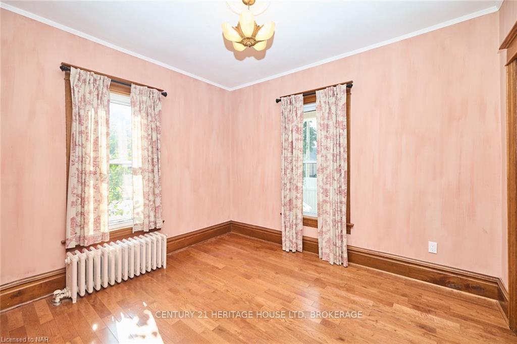 Photo 17 of 83 Maple Avenue, Welland, Broadway — HOMEH